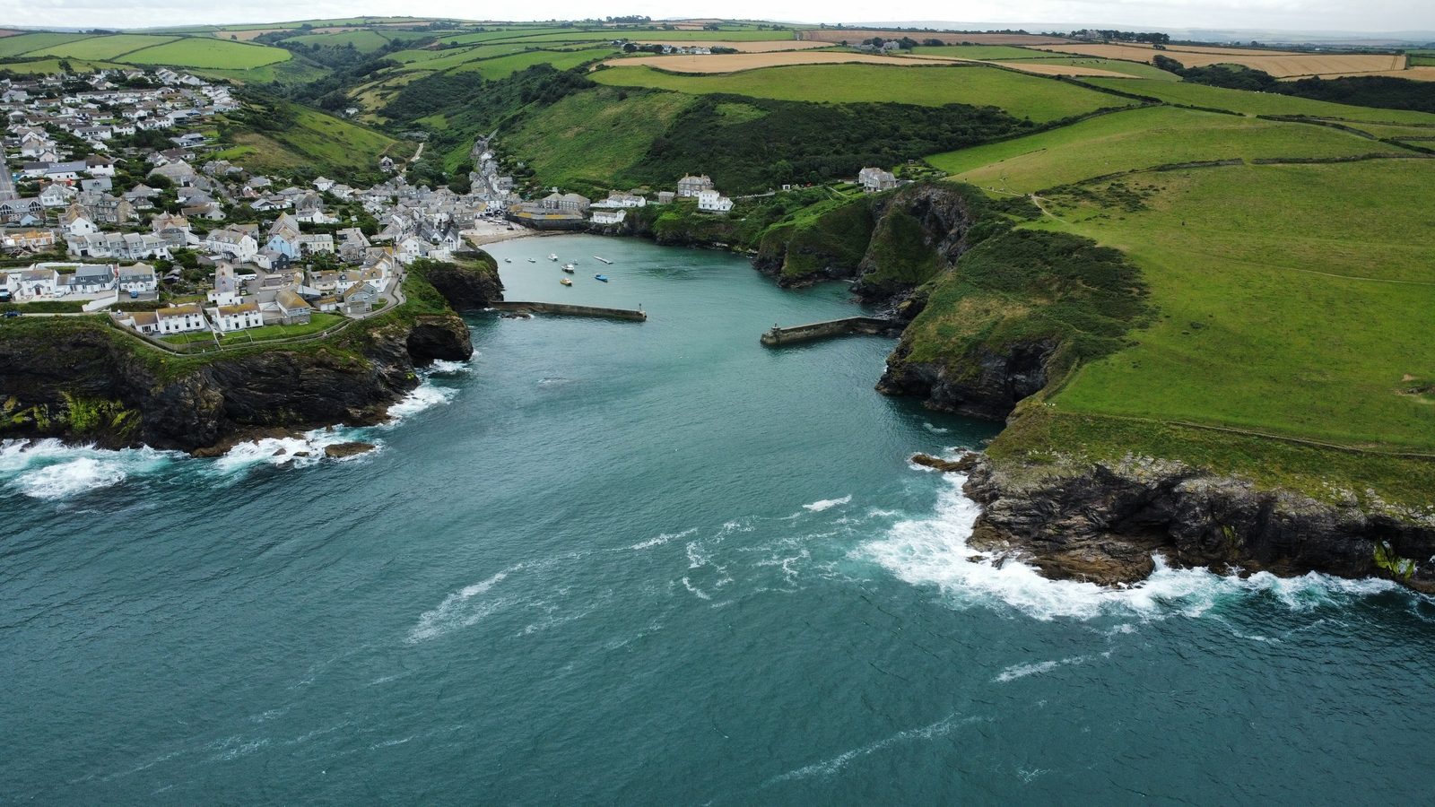 The harbour and cottages at Port Isaac